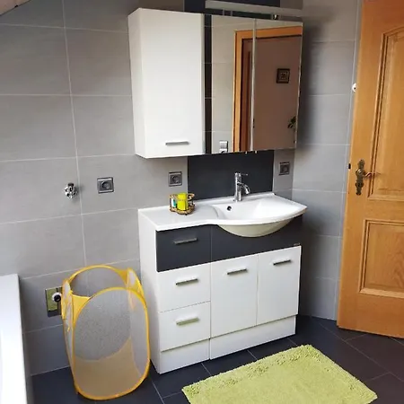 Apartmán Aussergewoehnliche Atelierferienwohnung Mit Balkon An Der Donau