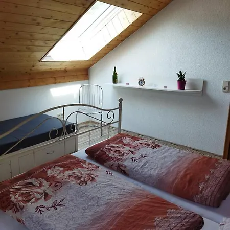 Apartmán Aussergewoehnliche Atelierferienwohnung Mit Balkon An Der Donau *