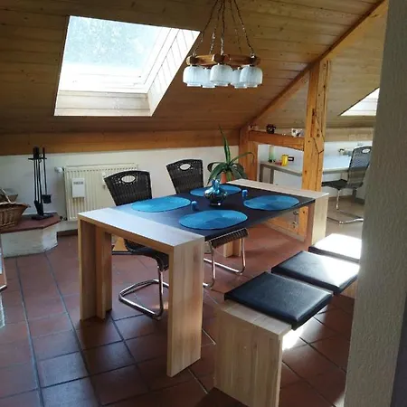 Aussergewoehnliche Atelierferienwohnung Mit Balkon An Der Donau Apartmán