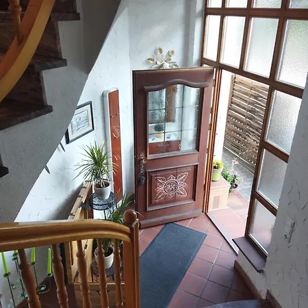 Aussergewoehnliche Atelierferienwohnung Mit Balkon An Der Donau