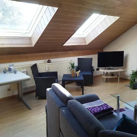 Aussergewoehnliche Atelierferienwohnung Mit Balkon An Der Donau * Winzer