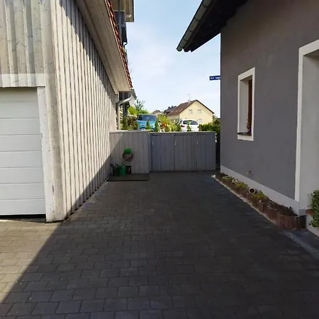 Aussergewoehnliche Atelierferienwohnung Mit Balkon An Der Donau
