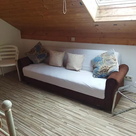 Aussergewoehnliche Atelierferienwohnung Mit Balkon An Der Donau *