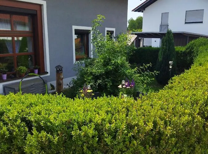Aussergewoehnliche Atelierferienwohnung Mit Balkon An Der Donau Apartamento *