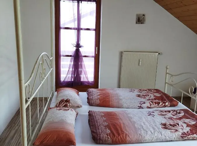 Aussergewöhnliche Atelierferienwohnung Mit Balkon An Der Donau *