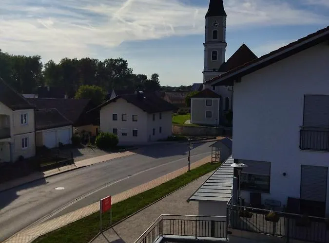 Aussergewoehnliche Atelierferienwohnung Mit Balkon An Der Donau * Winzer