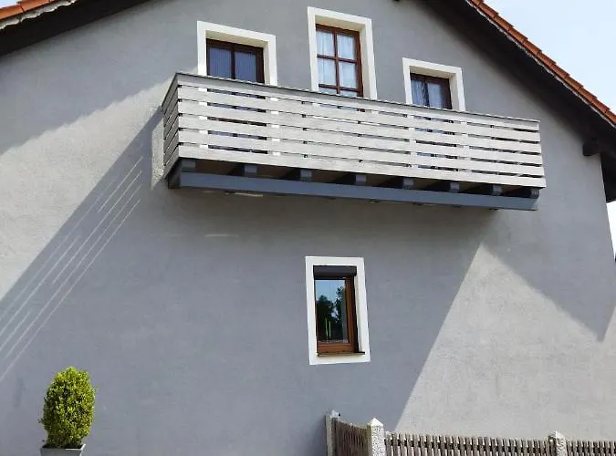 Aussergewöhnliche Atelierferienwohnung Mit Balkon An Der Donau * Winzer