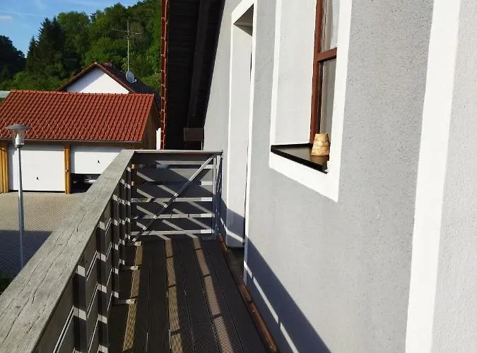 Aussergewoehnliche Atelierferienwohnung Mit Balkon An Der Donau