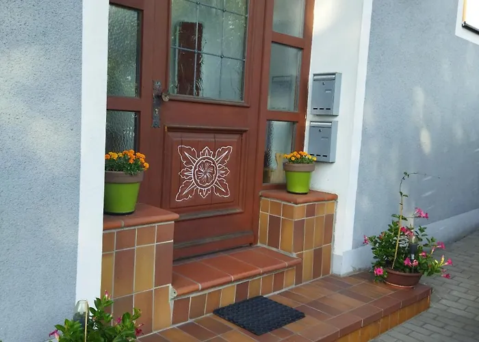 Aussergewoehnliche Atelierferienwohnung Mit Balkon An Der Donau