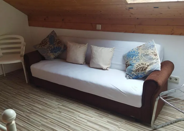 Aussergewöhnliche Atelierferienwohnung Mit Balkon An Der Donau *